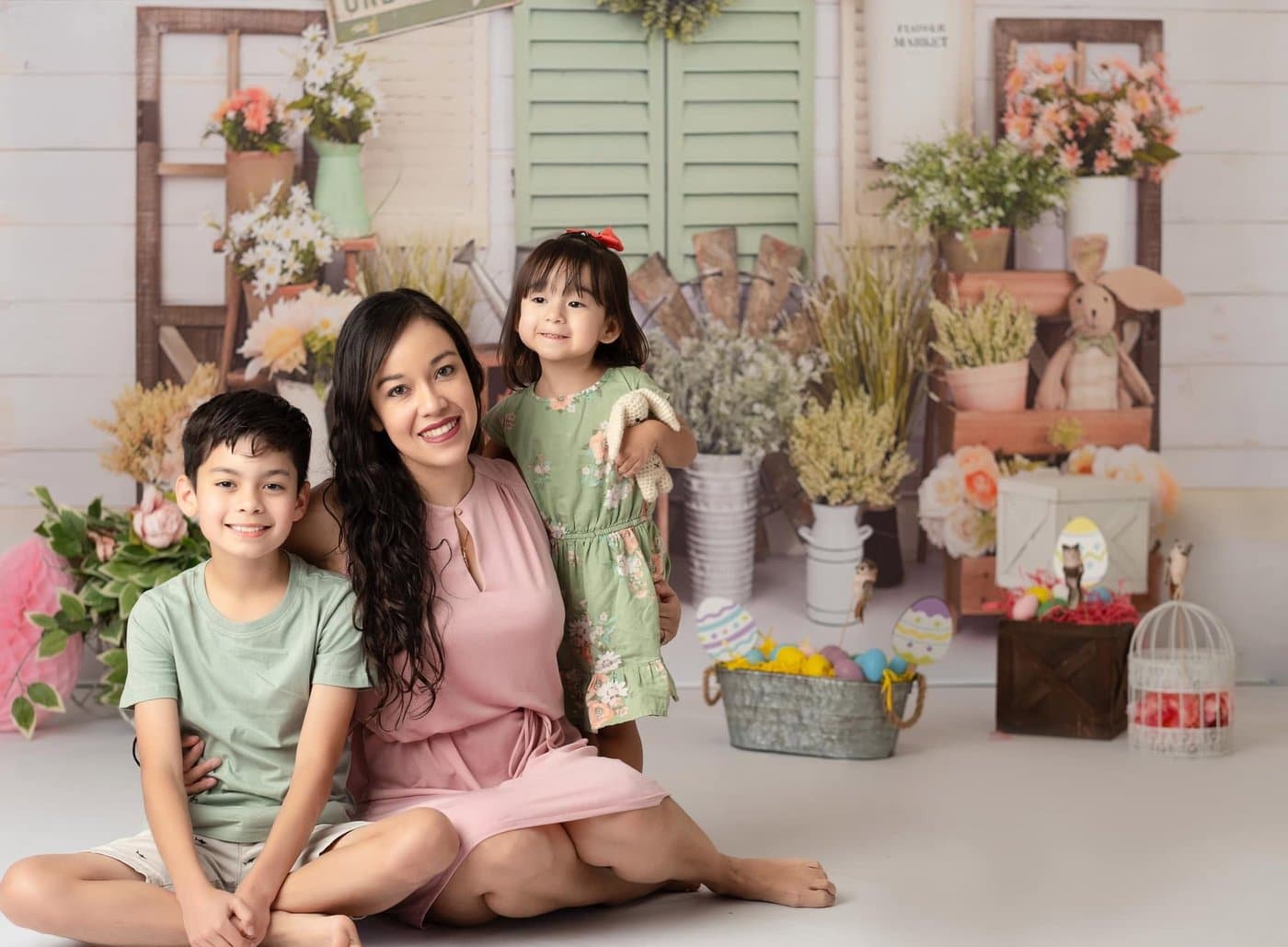 Paola Sánchez, fundadora de Con Dios, con sus hijos
